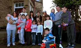 37 tuổi sinh 17 người con