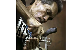 Bên trong thế giới súng phi pháp