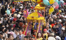 Độc đáo lễ hội rước hơn 200 cụ già lên miếu làm lễ mừng thọ