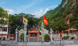 Hơn 200 tỷ đồng tôn tạo đền Đức Ông dưới chân núi Bài Thơ