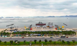 Đội tàu du lịch lớn chưa từng có biểu diễn ở Carnaval Hạ Long 