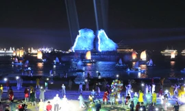 Kỳ quan bừng sáng trong đêm hội Carnaval Hạ Long