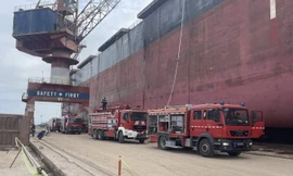 Nổ dưới hầm tàu 68 nghìn tấn, nhiều công nhân bị thương