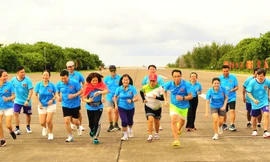 Chạy trên đường băng Trường Sa