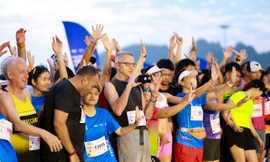 Hơn 13 nghìn người chinh phục đường đua bên bờ vịnh Hạ Long