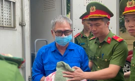 Ông Đỗ Hữu Ca tiều tụy trong phiên xử phúc thẩm