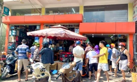 Quảng Ninh: Máy phát điện cháy hàng, quạt tích điện đội giá