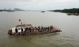 Những chuyến phà cuối cùng trên Bạch Đằng giang