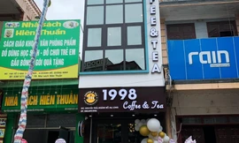 Xử phạt quán cà phê cung cấp 'kẹo lạ' khiến 13 học sinh dương tính ma túy