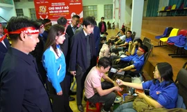 Chủ nhật Đỏ tại Quảng Ninh: Nồng ấm nghĩa tình công nhân ngành than