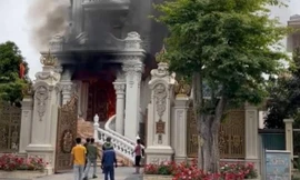 ‘Lâu đài’ hàng trăm tỷ bốc cháy ngùn ngụt ở Quảng Ninh