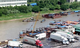 Tạm dừng cửa khẩu Ka Long thông thương với Trung Quốc 