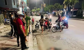 Nghi can hôn mê sau khi tạt axit khiến 7 người bỏng nặng