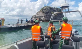 Biên phòng Quảng Ninh cứu thành công 7 thuyền viên gặp nạn trên biển