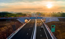 Đón bình minh trên tuyến cao tốc đẹp nhất Việt Nam