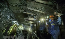 Nghi cuốc phải mìn, 2 công nhân tử vong