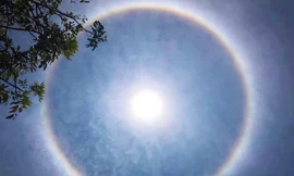 Mặt trời 'lạ' xuất hiện trên bầu trời Móng Cái