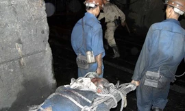 Một công nhân ngành than bị đá rơi vào người tử vong