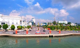 Quảng Ninh rực sáng sắc màu trước ngày lễ lớn