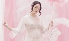 Á hậu Hoàng Anh mặc váy xuyên thấu khoe bụng bầu 8 tháng