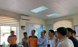 Thứ trưởng Nguyễn Văn Công chỉ đạo công tác tìm kiếm cứu nạn.