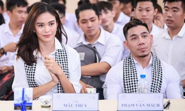 Phạm Văn Mách tái xuất, diện sơ-mi trắng như 'soái ca' bên Á hậu Mâu Thuỷ