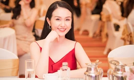 Vừa sinh con thứ 3 được 2 tháng, vợ Tuấn Hưng tự tin diện váy xẻ táo bạo