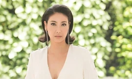 Hoa hậu Hà Kiều Anh khoe nhan sắc vượt thời gian với váy dạ hội cắt xẻ