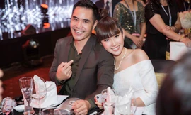 Cặp đôi diễn viên chính của 'Gạo nếp gạo tẻ' tình tứ không rời ở sự kiện