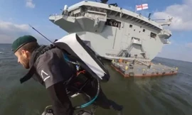 “Người tên lửa” Anh bay như chim từ tàu sân bay 4 tỷ USD