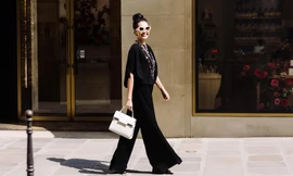 Diễm My 6X nổi bật với loạt túi hiệu tiền tỷ trên đường phố Paris