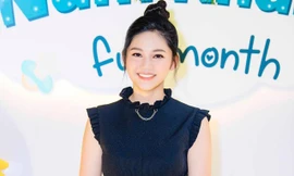 Á hậu Thanh Tú xinh đẹp rạng rỡ trong tiệc đầy tháng của con trai 