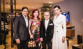 Hoa hậu Diệu Hoa tình tứ sánh vai ông xã doanh nhân ngoại quốc dự sự kiện