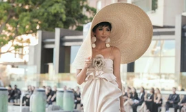 H'Hen Niê - Võ Hoàng Yến đội mũ 'khủng', khoe tài catwalk trong show diễn ở Úc