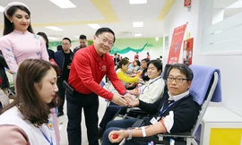 Hơn 1.000 nhân viên Samsung Thái Nguyên hiến máu hưởng ứng Chủ nhật Đỏ