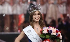 Hoa hậu Nga Alina Sanko.