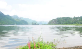 Đắng lòng tiễn đưa tám nữ học sinh đuối nước