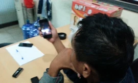 Bị đánh khi cãi CSGT: 'Người lạ' là ai?