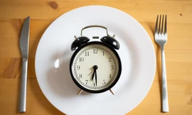 Người mắc ung thư có nên nhịn ăn để ‘bỏ đói’ tế bào ung thư? 