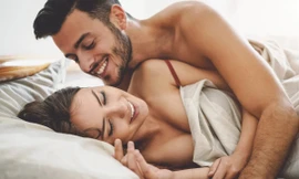 'Yêu' sáng sớm giúp bạn tỉnh táo hơn uống cà phê 