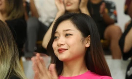 Dàn nữ sinh 'khuấy đảo' nhà thi đấu SEA Games 31 bùng nổ, sôi động