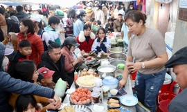 Phong vị Tết độc đáo tại chợ cổ, gần 700 tuổi ở Nam Định