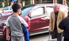 Người đàn ông cụt chân lái xe ô tô gây va chạm giao thông được cho là xảy ra ở thành phố Bắc Ninh