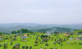 Cao nguyên Đồng Cao (Bắc Giang) ngập lều trại dịp nghỉ lễ