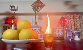 Nguy cơ cháy từ nến cốc, nến thơm trên bàn thờ dịp Tết