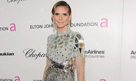 Heidi Klum hồn nhiên cởi quần chip giữa tiệc Oscar