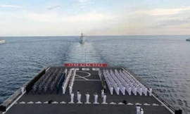 Tàu đổ bộ Jinggangshan của Trung Quốc