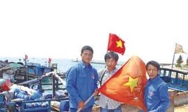 Ngư dân trẻ dũng cảm & lá cờ đi vào lịch sử
