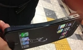 iPhone 5 bị chê vỏ mềm nên dễ cong và gẫy