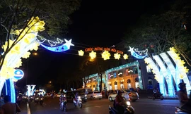 Không khí Noel ngập tràn đường phố Sài Gòn